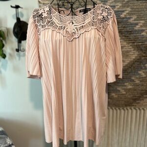 Cable & Gauge Elegant Lace Trim Blush Pink Top